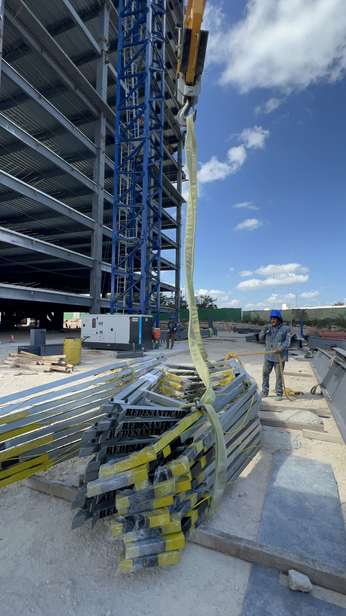 Galería Soporte Tipo Bandeja Sistema T Anticaidas de 3 mts 