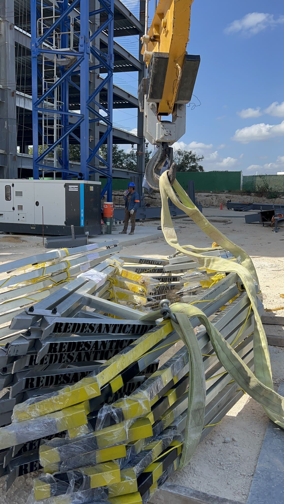 Galería Soporte Tipo Bandeja Sistema T Anticaidas de 3 mts 