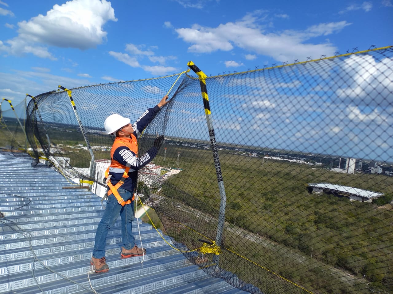 Galería Soporte Tipo Bandeja Sistema T Anticaidas de 3 mts 