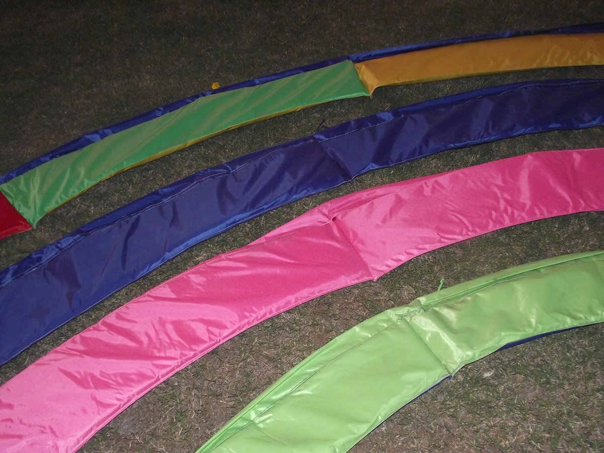 Galería Colchonetas para trampolines de 12 pies (3.6 m)