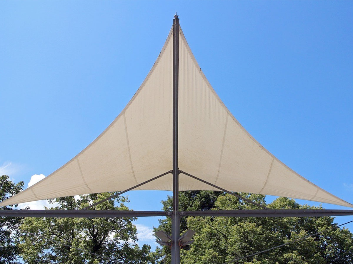 Galería Malla sombra velarias de 3 puntas