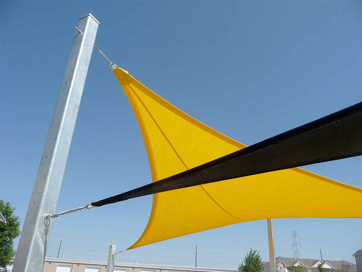 Galería Malla sombra velarias de 3 puntas